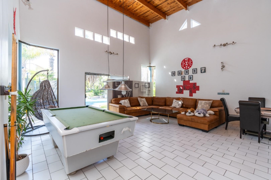 6 Bedroom Property for Sale in Welgelegen Western Cape